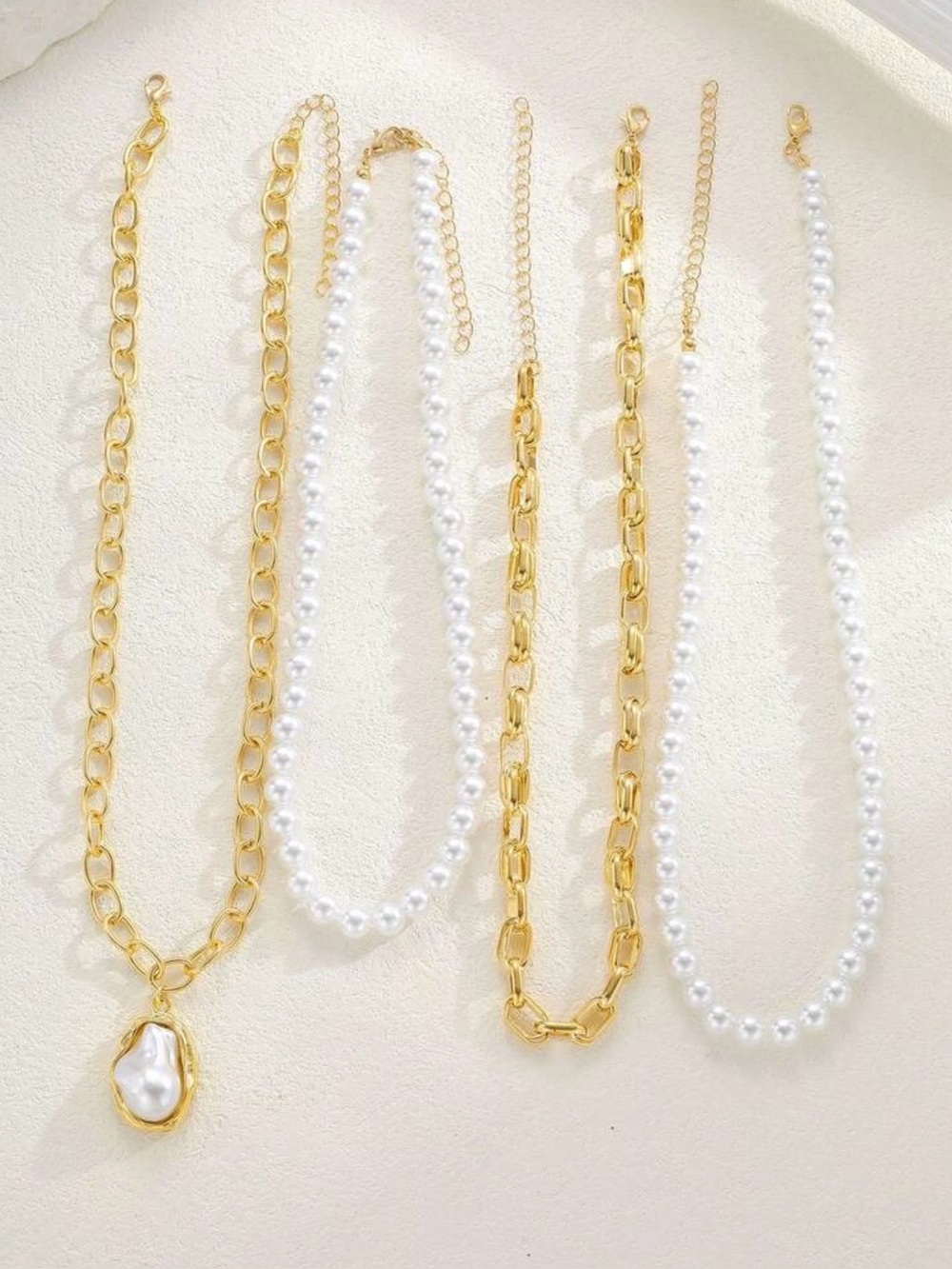 4pcs Women's Vintage Pearl Necklace Set, Imitation Pearl Beaded Pendant Necklace - Picture 7 of 9
